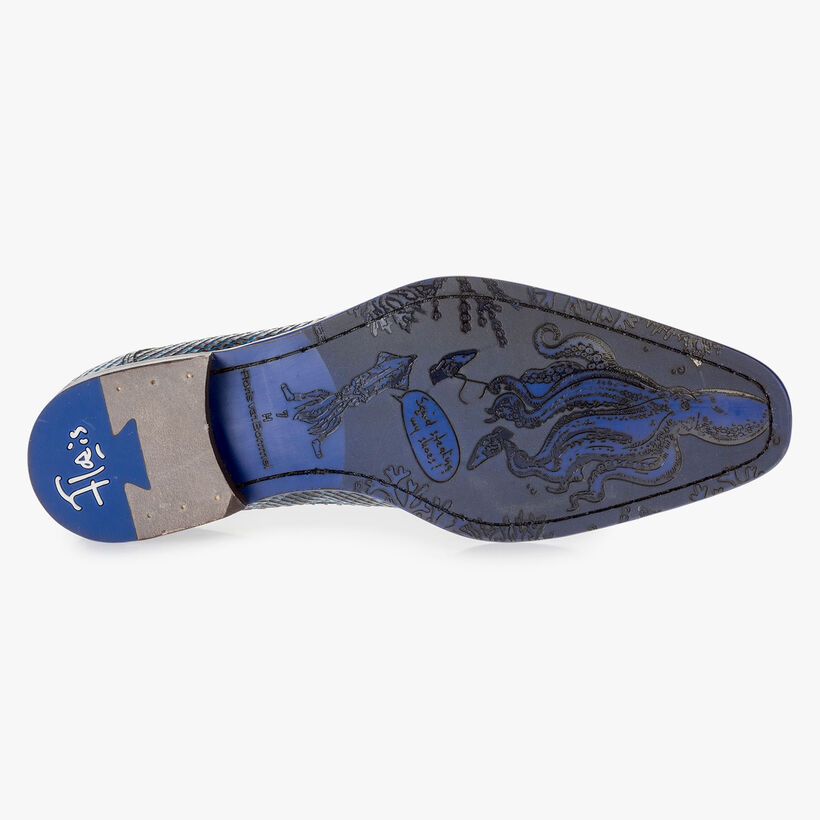 Blauwe veterschoen met snakeprint
