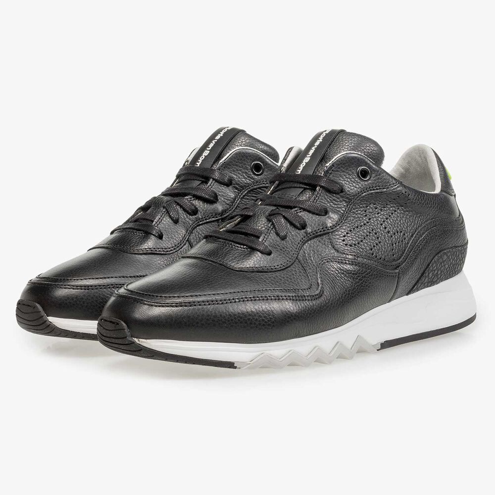 Zwarte leren sneaker met lichte structuur