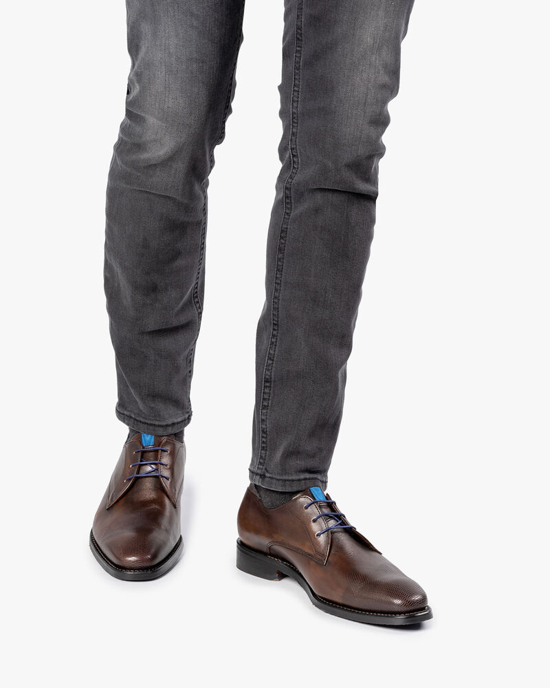 Dark brown calf leather lace shoe