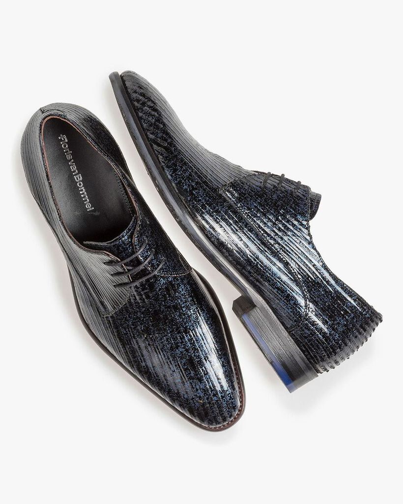 Blauwe lakleren veterschoen met print