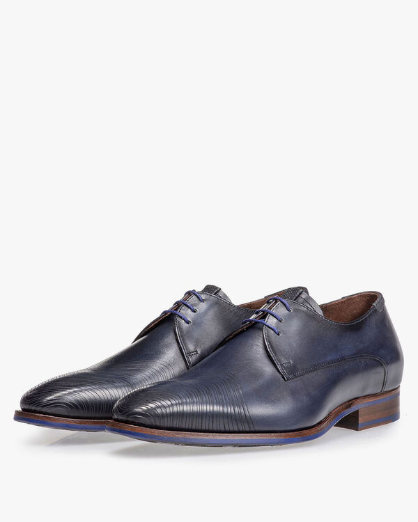 Donkerblauwe leren veterschoen