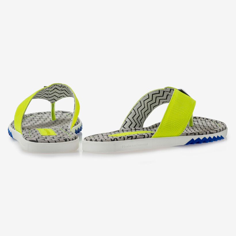 Yellow suede leather thong slipper with print