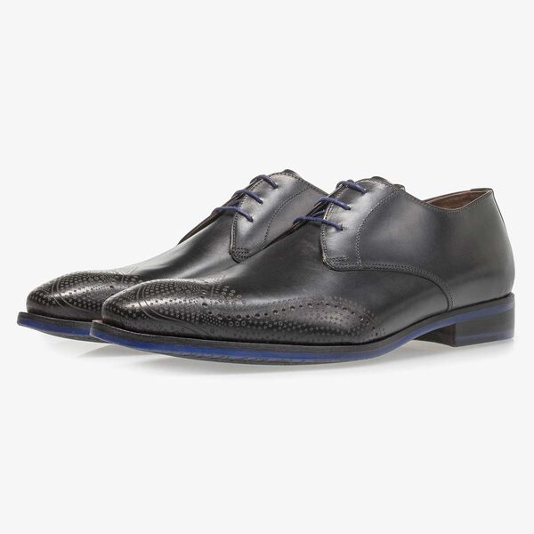 Black calf leather lace shoe with laser-cut pattern