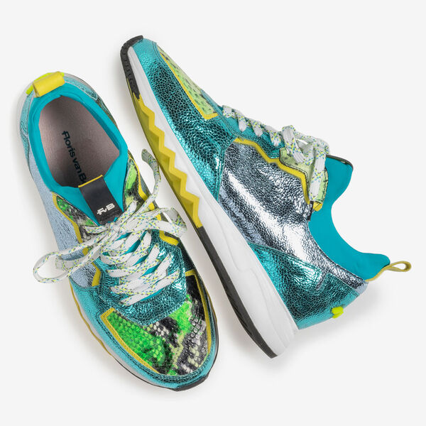 Sneaker with light blue metallic print