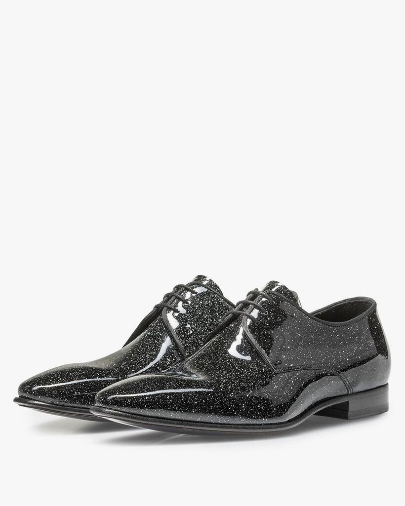 Zwarte lakleren veterschoen met print