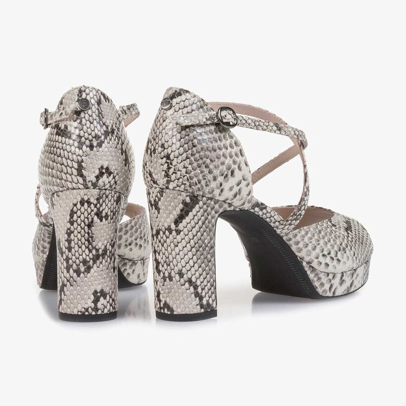 Witte leren sandaal met hak met snakeprint