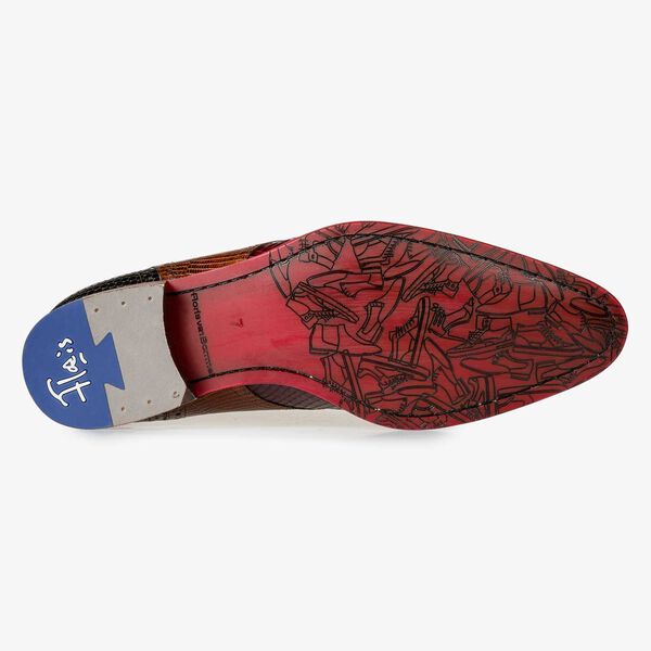 Halfhoge cognac veterschoen met snakeprint