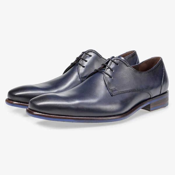 Dark blue calf leather lace shoe