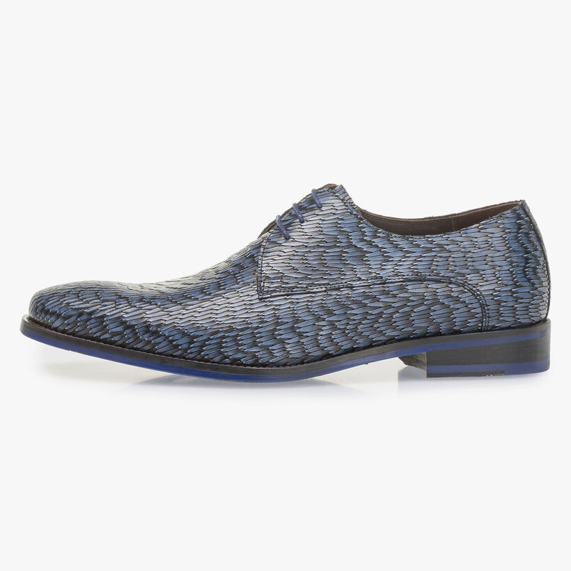 Blauwe leren veterschoen met print