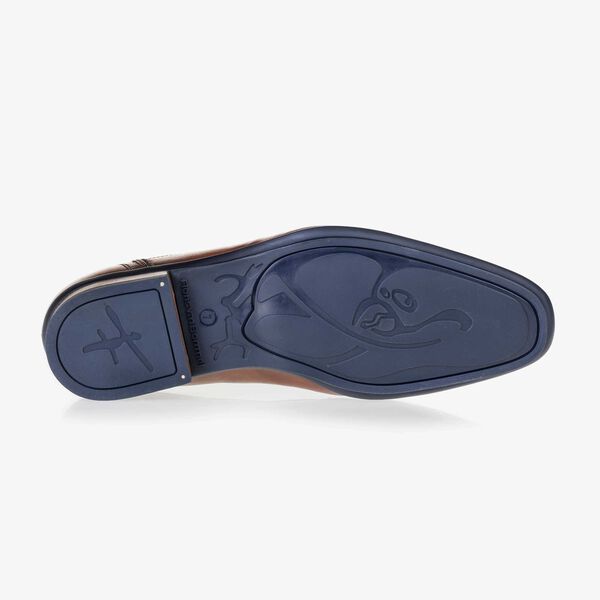 Cognac-coloured leather lace shoe