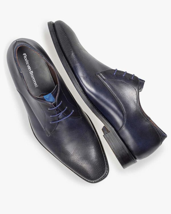 Donkerblauwe kalfsleren veterschoen