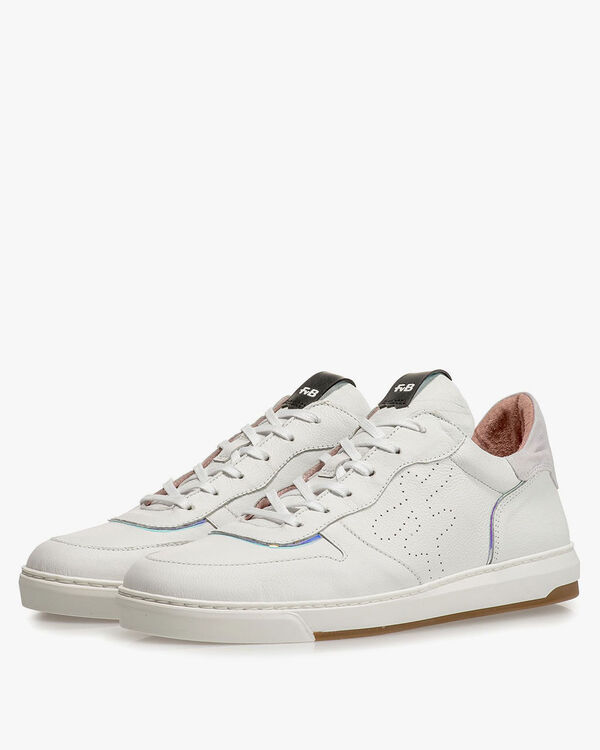 White leather sneaker with print