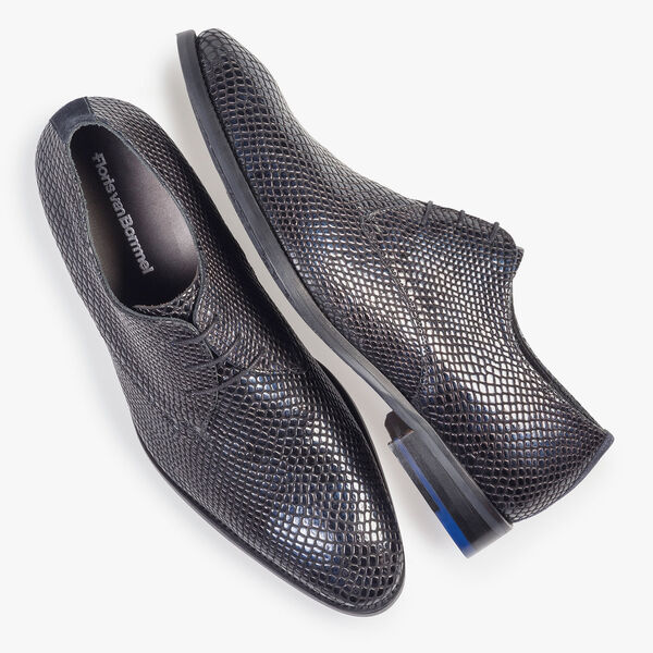 Blauwe lakleren veterschoen met print