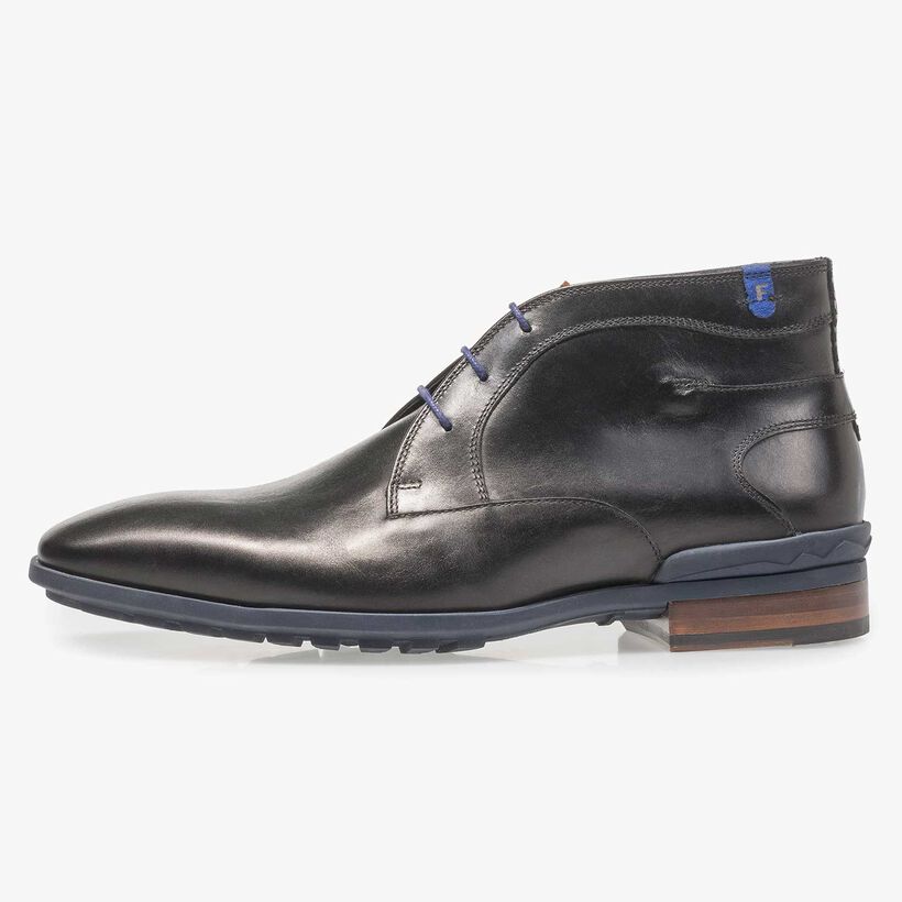 Zwarte kalfsleren veterboot