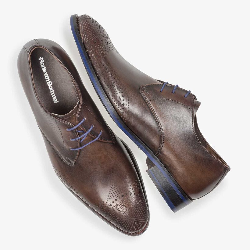 Dark brown calf leather lace shoe