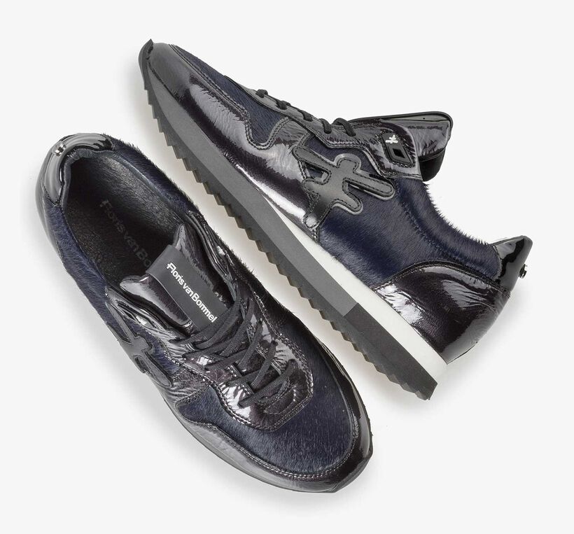 Blauwe lakleren sneaker met runnerzool