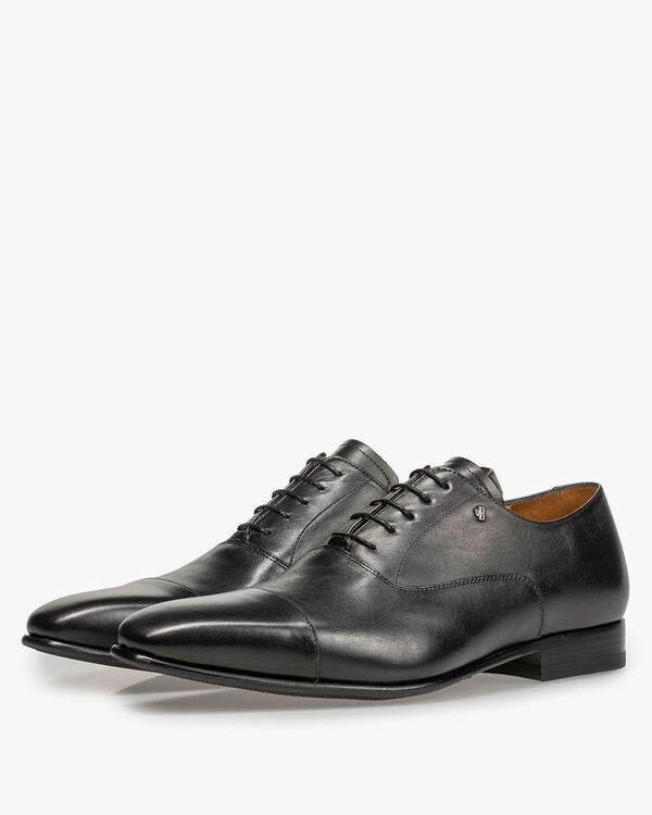 Black calf leather lace shoe