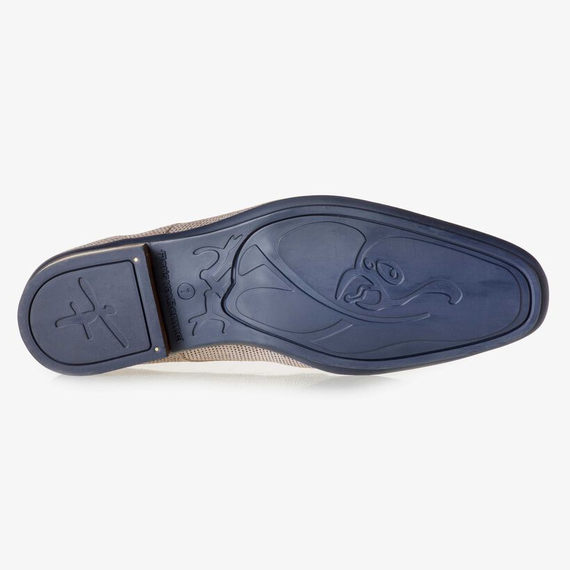 Light taupe-coloured suede leather lace shoe with a pattern