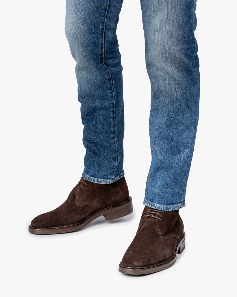 Donkerbruine su&egrave;de veterboot