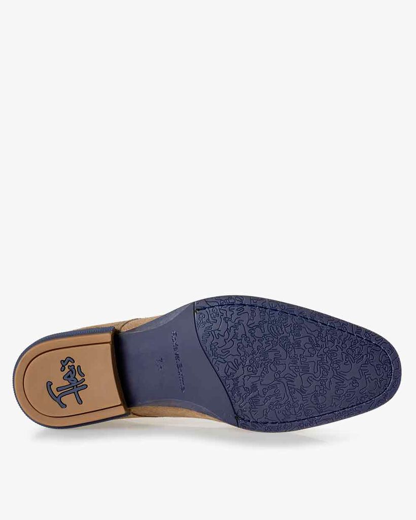 Boot su&egrave;de zand