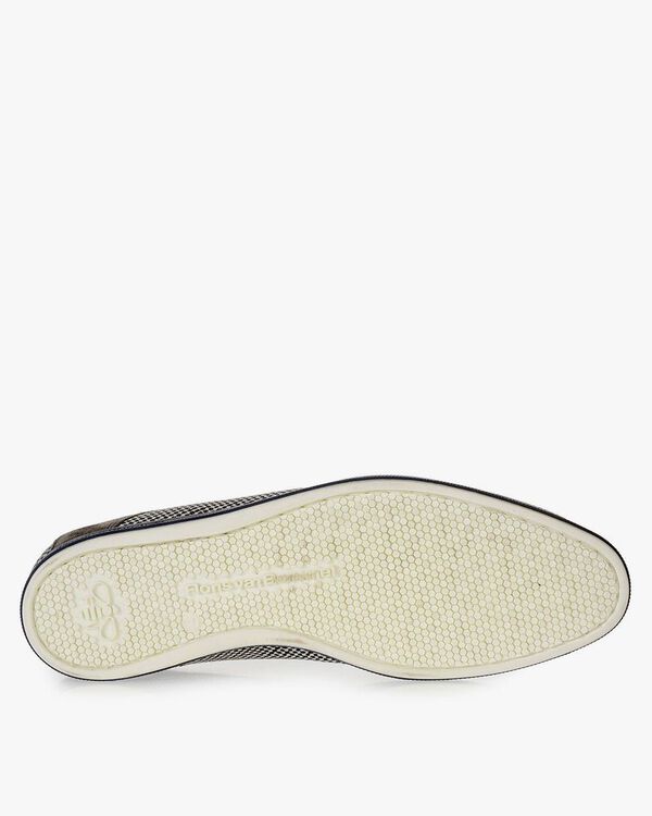 Grey suede leather lace shoe with print
