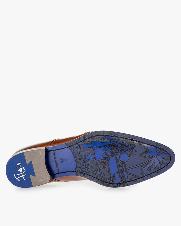 Cognac-coloured lace shoe