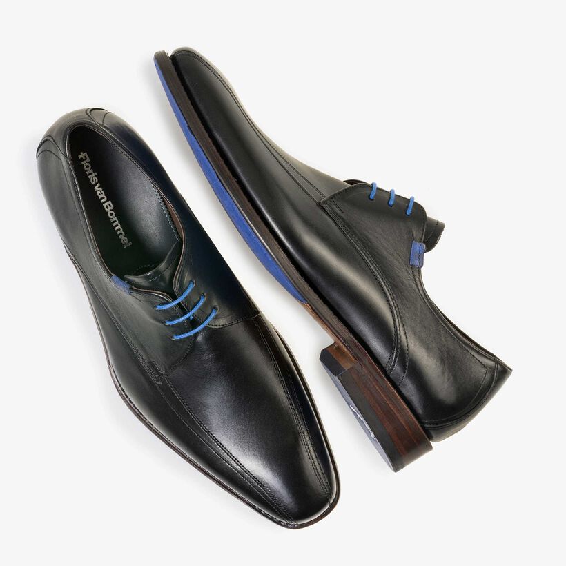 Black calf's leather lace shoe
