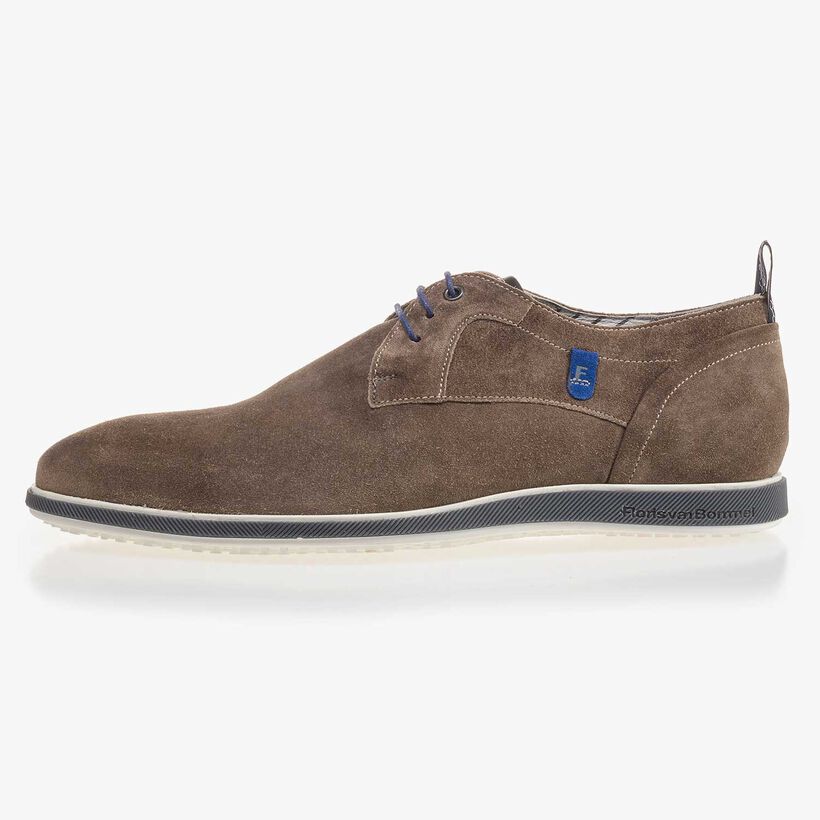 Taupe-coloured suede leather lace shoe