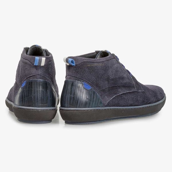 Donkerblauwe su&egrave;de veterschoen met print