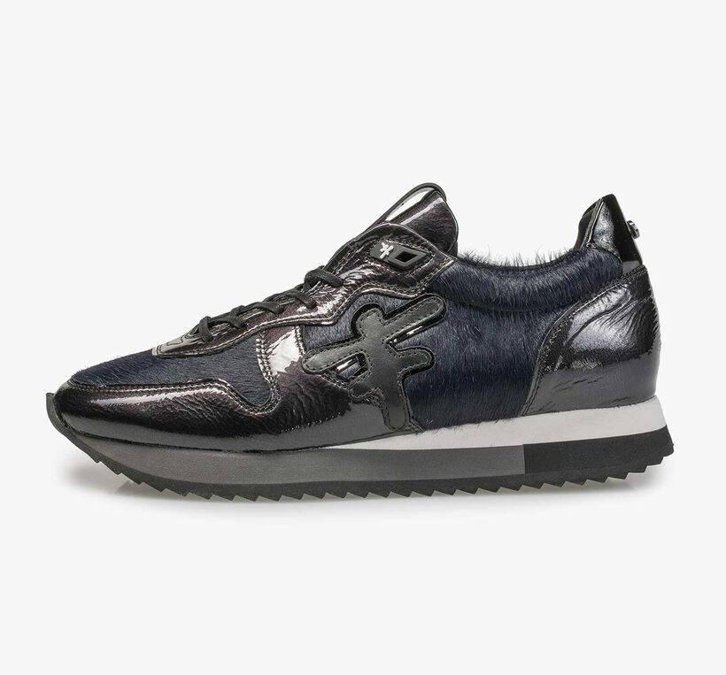 Blauwe lakleren sneaker met runnerzool