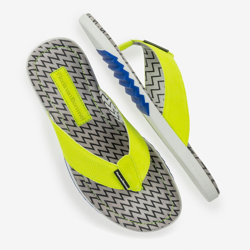 Yellow suede leather thong slipper with print