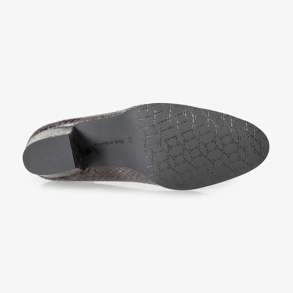 Grey leather pumps with snake print