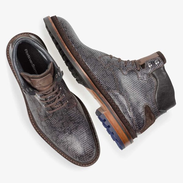 Donkergrijze leren veterboot met snakeprint
