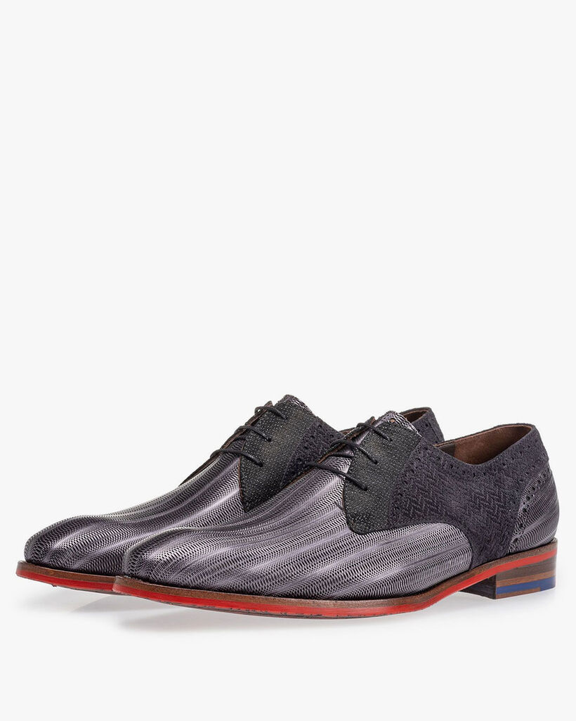 Lace shoe metallic black