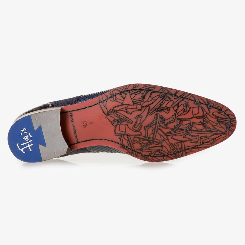 Blauwe leren veterschoen met snakeprint