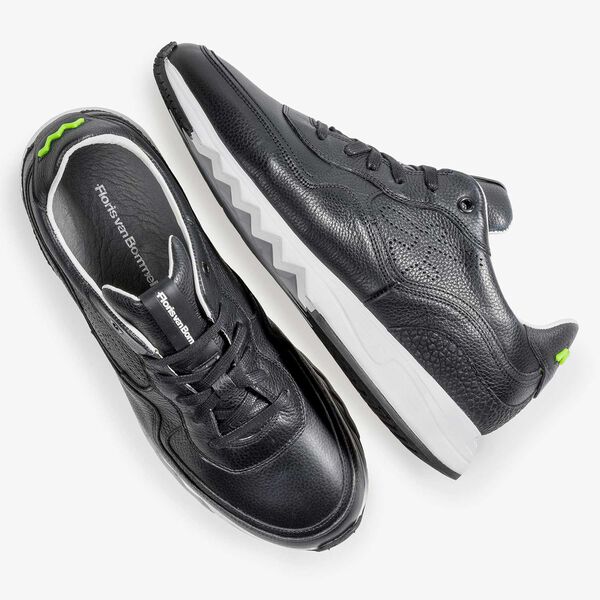 Zwarte leren sneaker met lichte structuur
