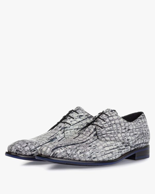 Lace shoe patent leather white