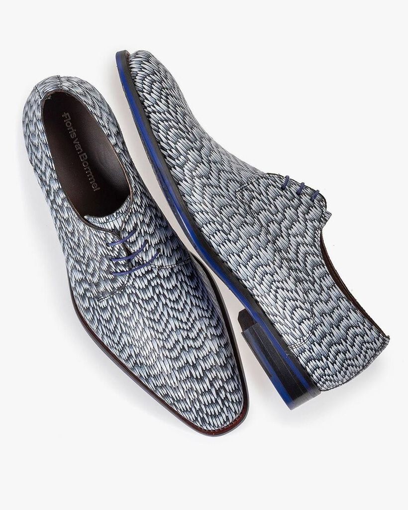 Light grey leather lace shoe with print