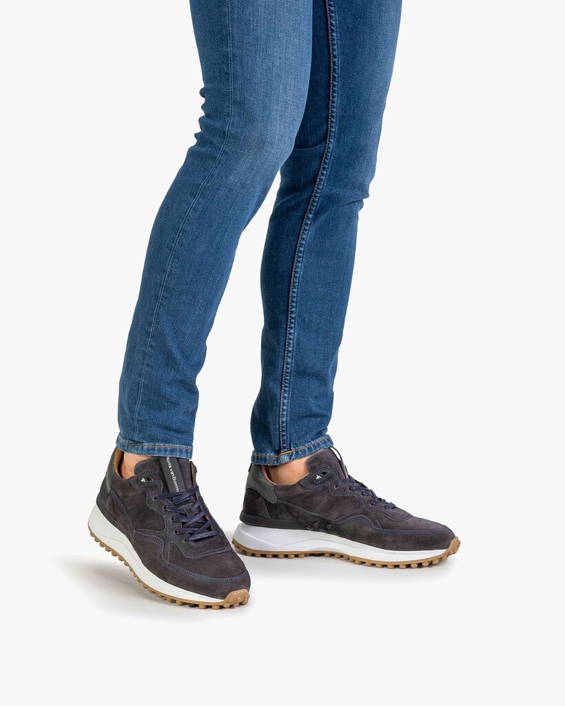 Dark grey suede leather sneaker