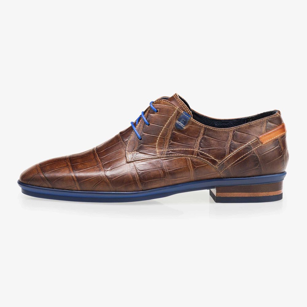 Bruine leren veterschoen met crocoprint