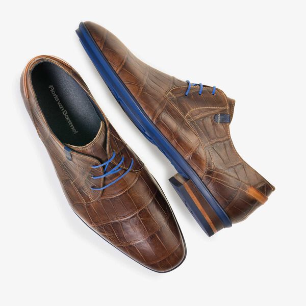 Bruine leren veterschoen met crocoprint