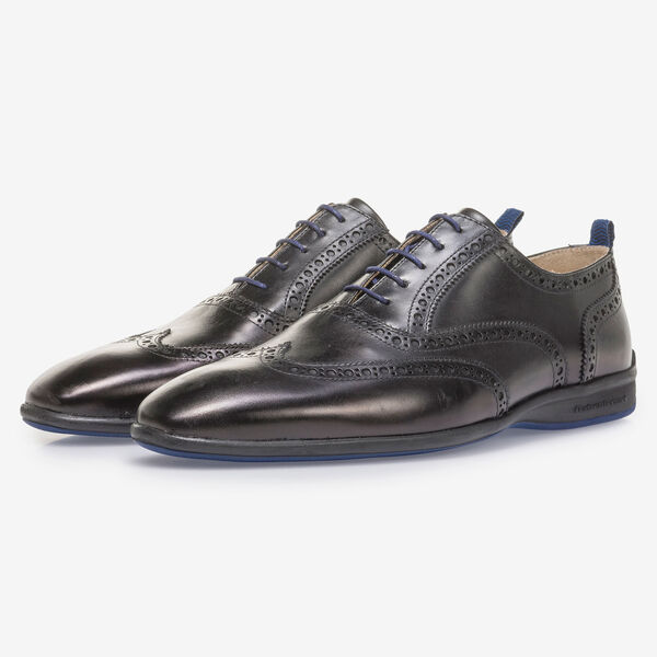Black calf leather lace shoe