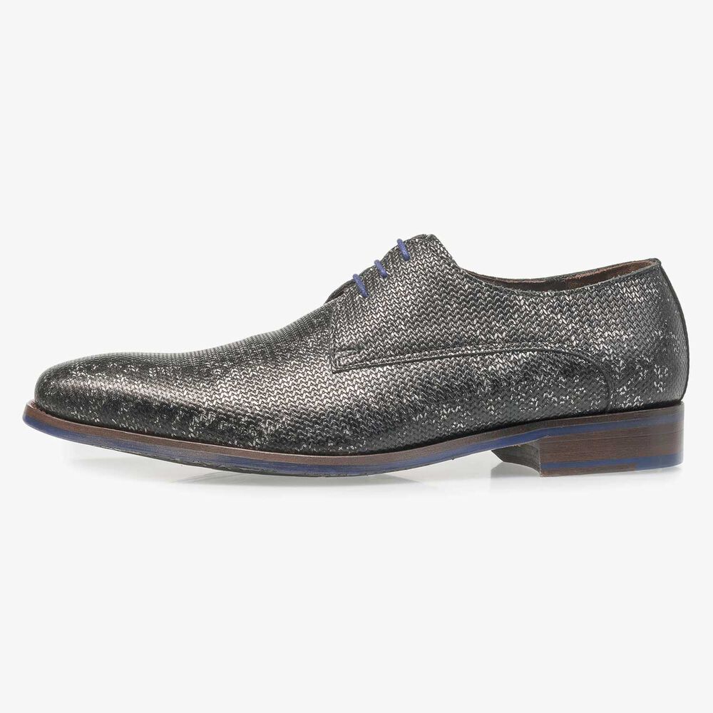 Donkergrijze leren veterschoen met metallicprint