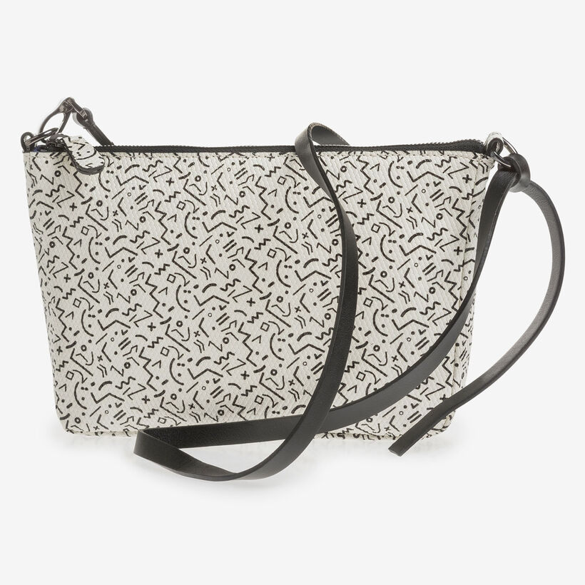 Witte leren tas met zwarte print
