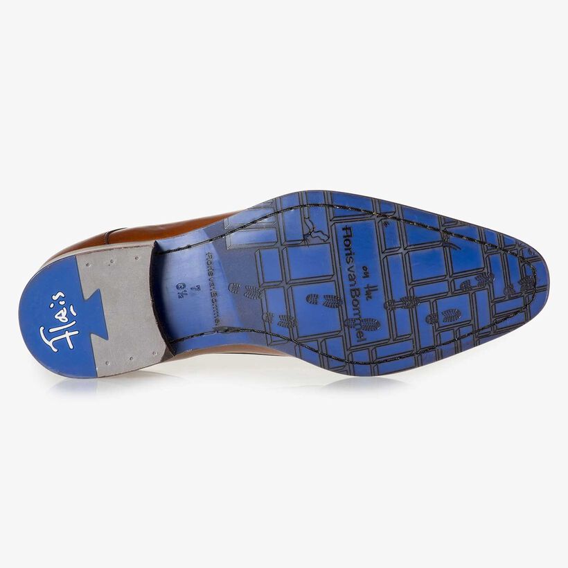 Kalfsleren veterschoen cognac met lasering