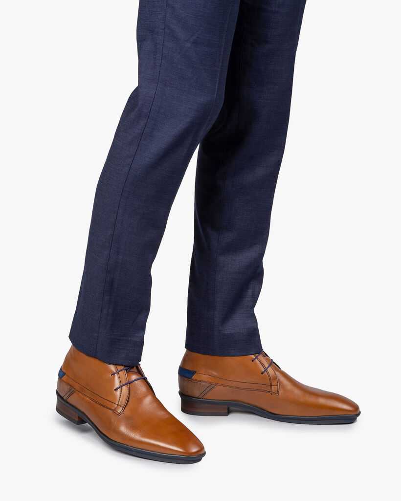 Lace boot calf leather cognac