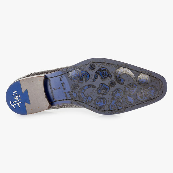 Grey lace shoe with metallic print