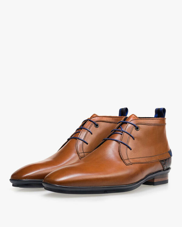 Lace boot calf leather cognac