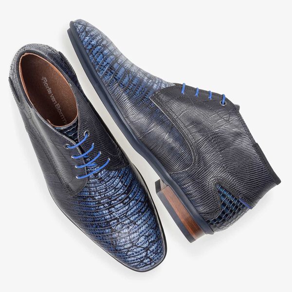 Blue calf leather lace shoe with lizard print