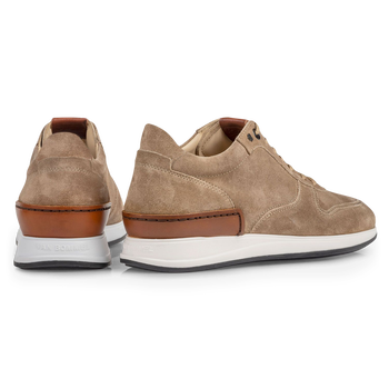 Sneaker sand-coloured suede leather